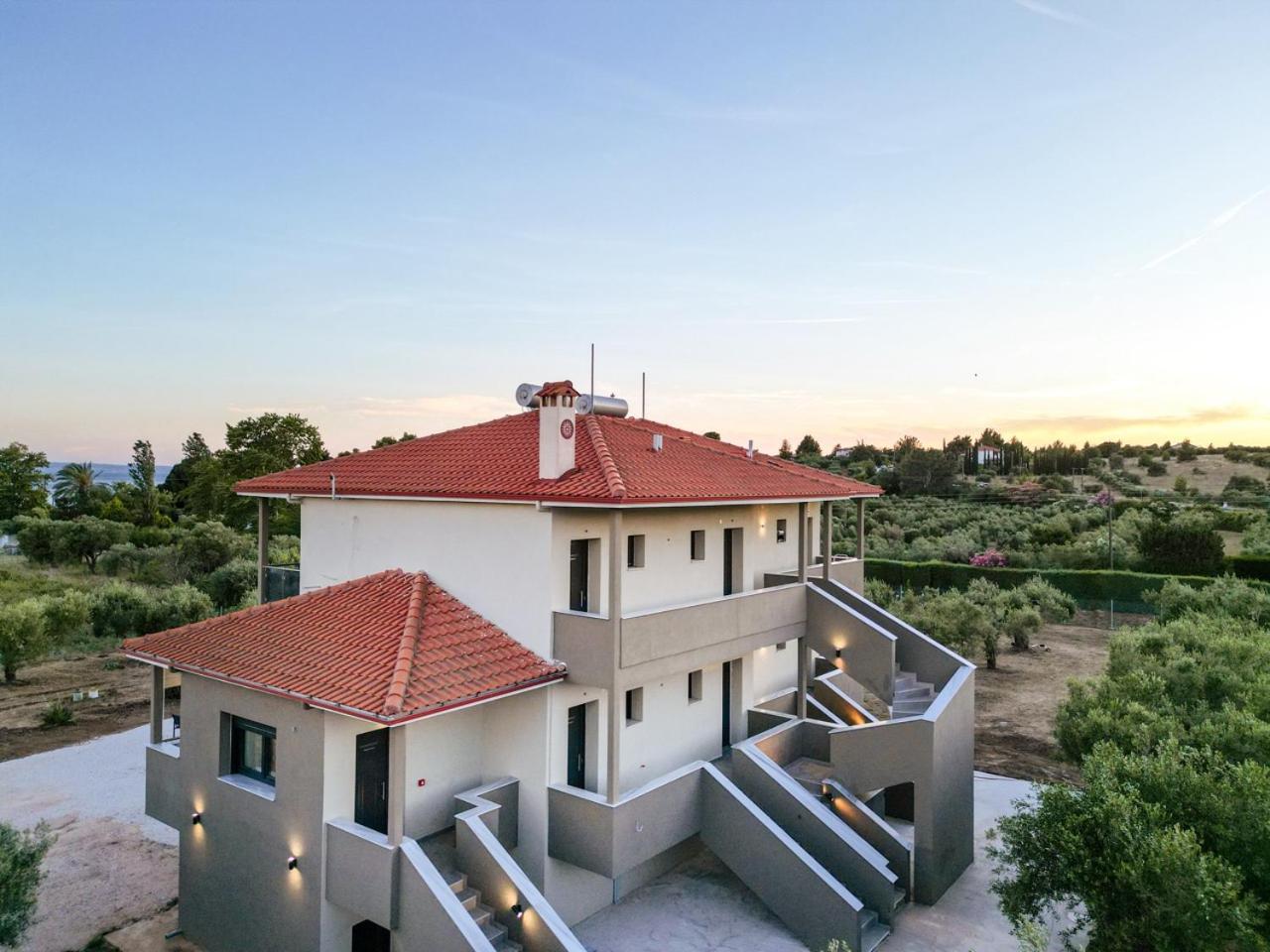 G C Luxury Apartments 尼基季 外观 照片